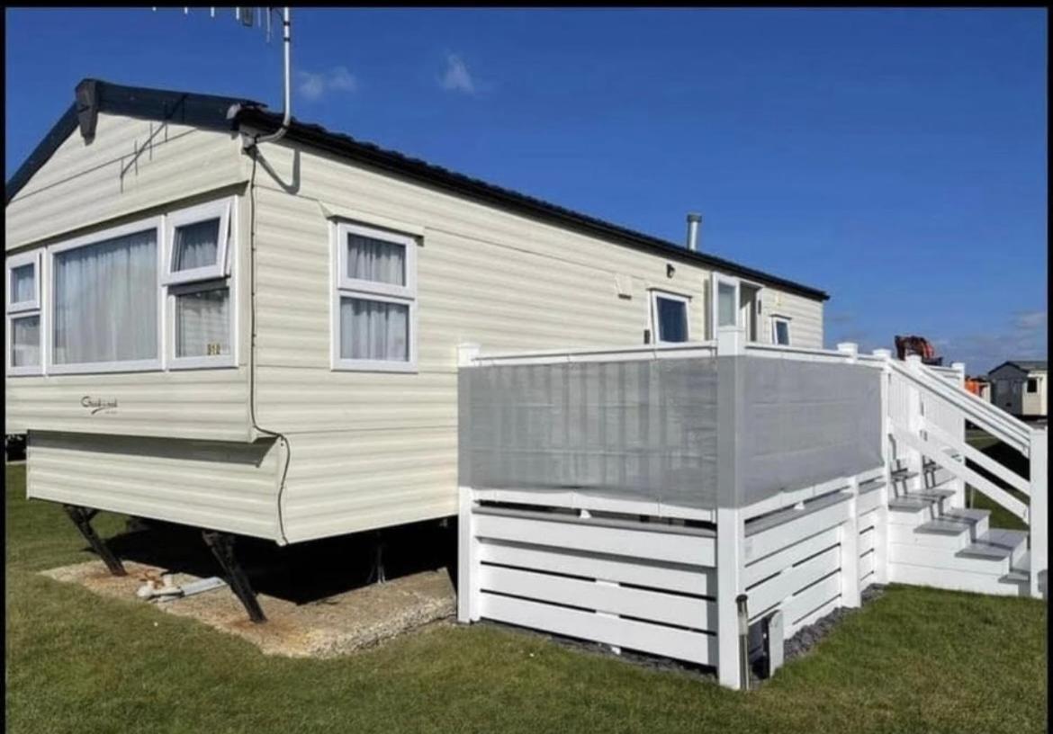 Sea Lets Hotel Selsey Exterior photo